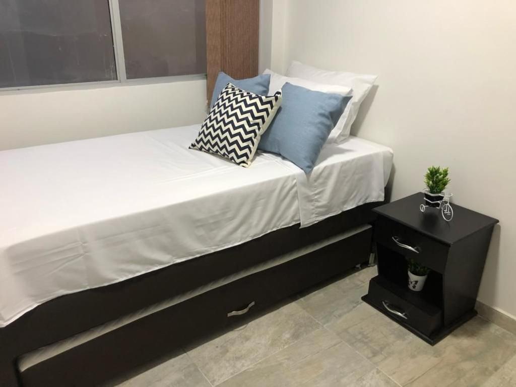Apartamentos View, Calle Del Malecon Frente Al Lago Guatapé Esterno foto