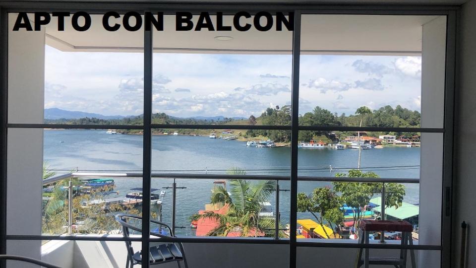 Apartamentos View, Calle Del Malecon Frente Al Lago Guatapé Esterno foto